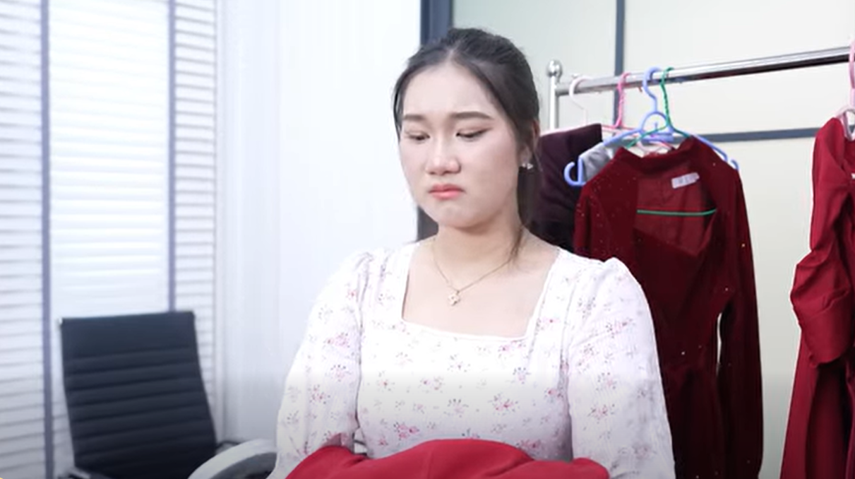 T1301048 หนังสั้นสาวบ้านนอกใฝ่สูงอยากจะเป็นนางเเบบ 1215400669565082 part2