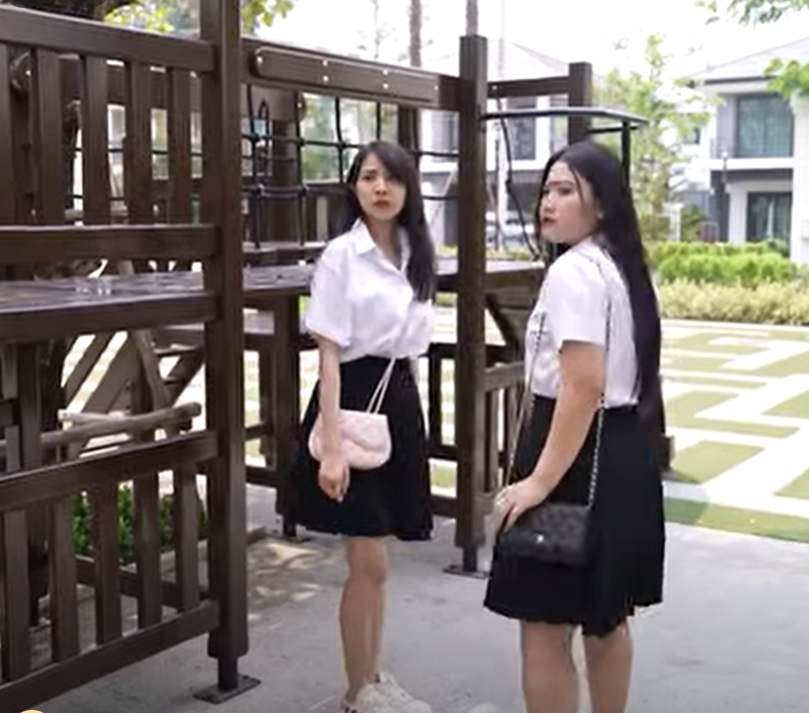 T1301064 ลุงขับรถ อย่ามายุ่งกับชีวิตของหนู 1782807339126809 part2