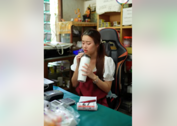 B1401031 แตงโมลูกนี้ นอกจากวิตามินซี ก็มีไว้ใส่ของฟรีเท่านั้นแหละ EP