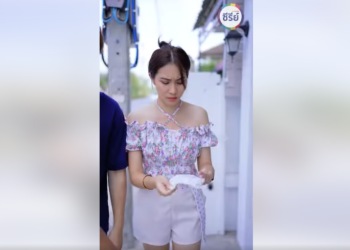 B1401002 รีบเปิดหน้าม้าหนูด่วน หนูควรทำยังไงดี แม่เลี้ยงคนนี้ไว้ใจไม่ได้ EP